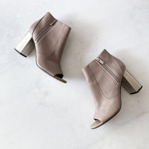 Vince tan / taupe / clay leather ankle boots / booties with chunky heel open toe - Picture 4 of 11